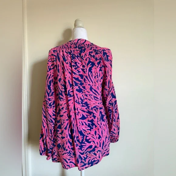 Lilly Pulitzer Vibrant Coral Print Elsa Blouse size medium 100% silk - Picture 3 of 7